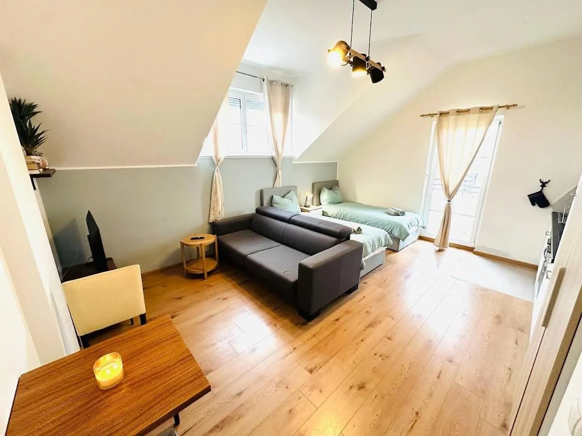Appartement 1 Min To Metro I Balcony I 20 Min To Inner City Vienne