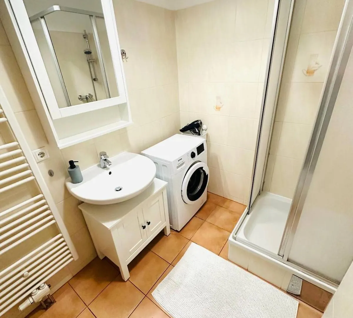 Appartement 1 Min To Metro I Balcony I 20 Min To Inner City Vienne Autriche